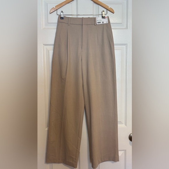 NWT UNIQLO Pleated Wide Leg Trousers Pants Beige 31” Small waist 26/27 - Picture 2 of 4